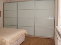 Шкаф-купе с наполнением лакобель белый